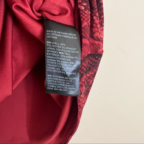 White House Black Market | Python-Print Top - Picture 6 of 16